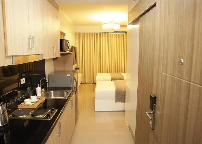 Near Mall Of Asia, Moa Arena, Smx Picc & Naia - Adie Manila